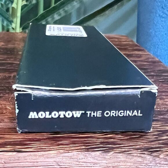 Molotow One4All Acrylic Twin Pump Marker in Lagoon Blue. 1.5mm/4mm Nibs. 3 Pack. - Picture 13 of 13